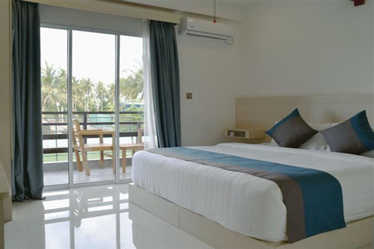 Grand Beach Dhigurah Dhigurah  Exteriör bild
